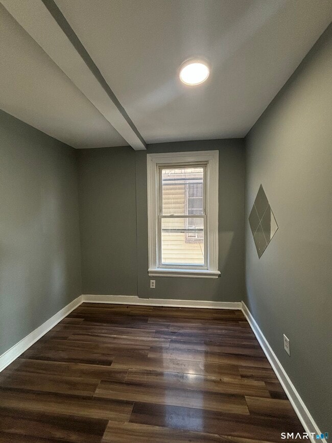 Foto del edificio - 295 Shelton St