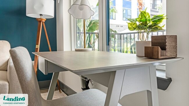 Building Photo - 944 Broadcast Pl