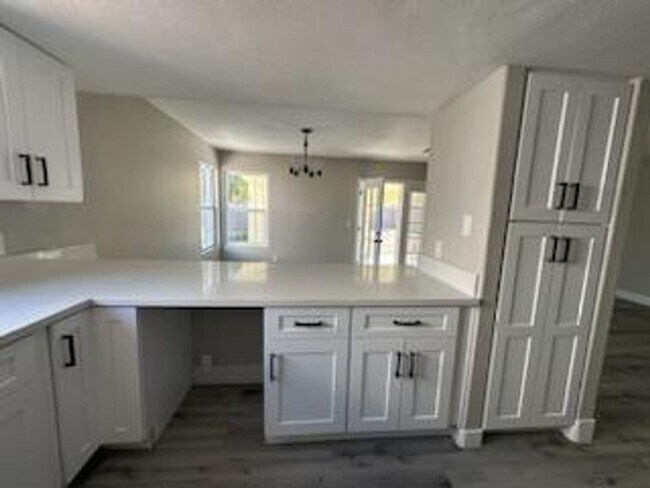 Foto del edificio - 4 br, 2.5 bath House - 2470 Swifton Ct