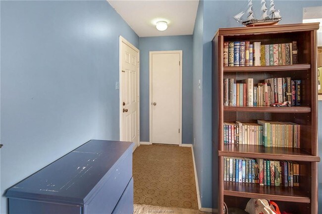 Foto del edificio - 2533 Longmire Dr