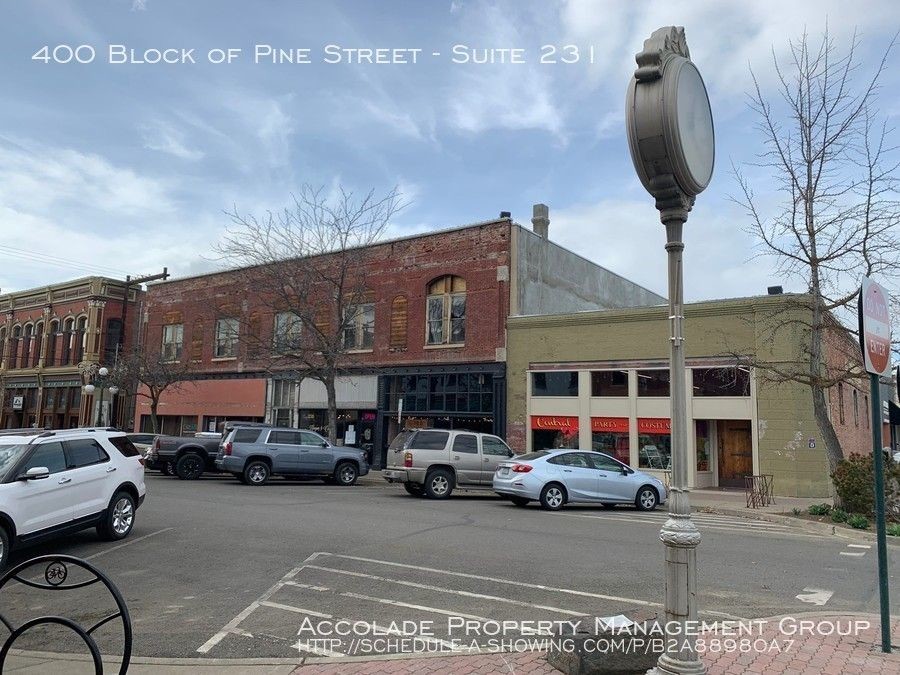 Primary Photo - 400 S Pine St
