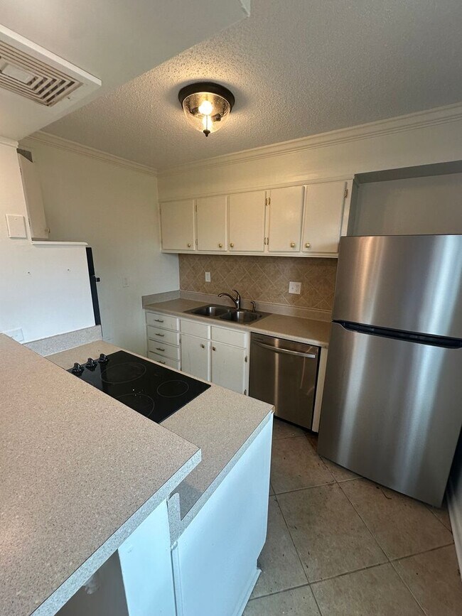 Foto del edificio - 2BD/1.5BA Townhouse located in East Memphis!