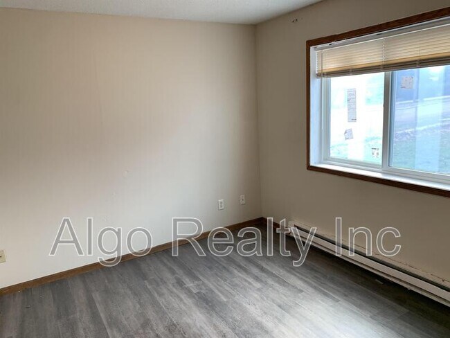 Building Photo - 2101 N Bryant Ave