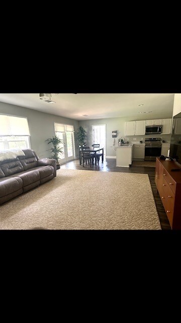 Building Photo - 1024 N Sherman Dr