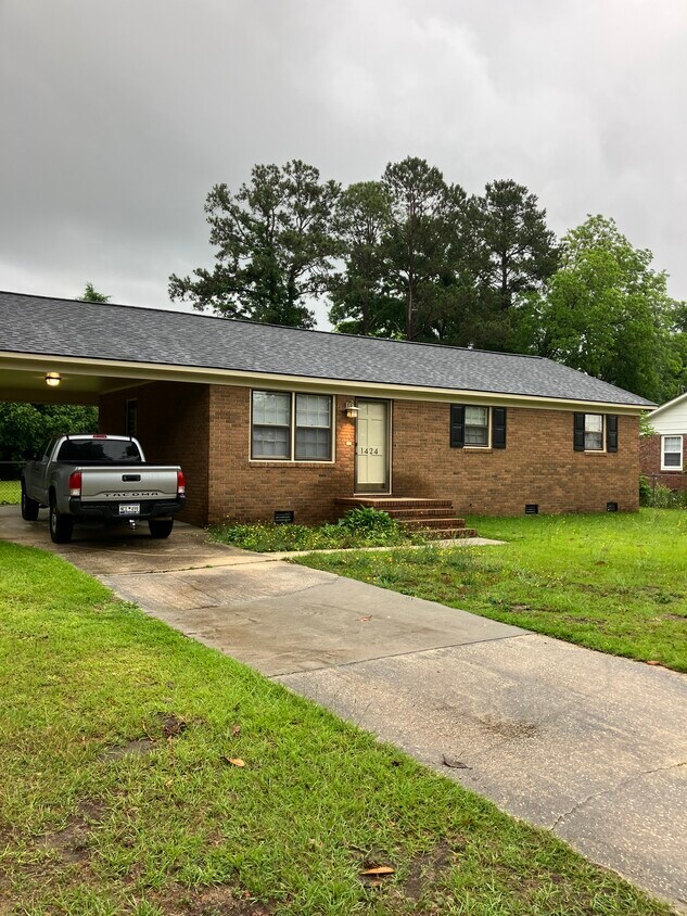 Primary Photo - 1424 Hobart Dr