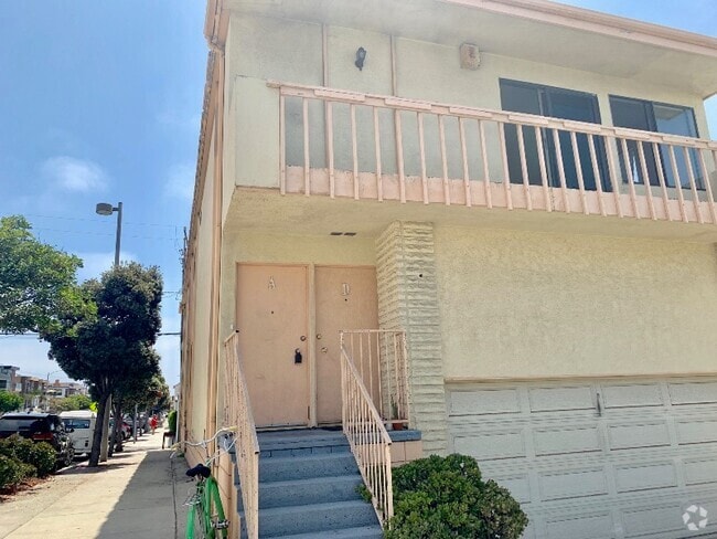 Building Photo - 1411 Manhattan Ave