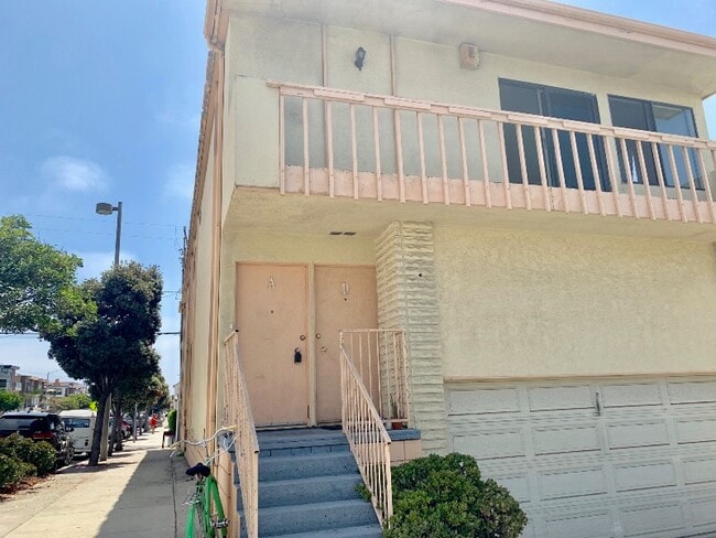 Building Photo - 1411 Manhattan Ave