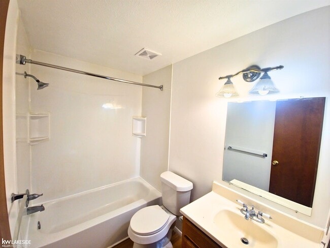 Building Photo - 28838 Pardo St