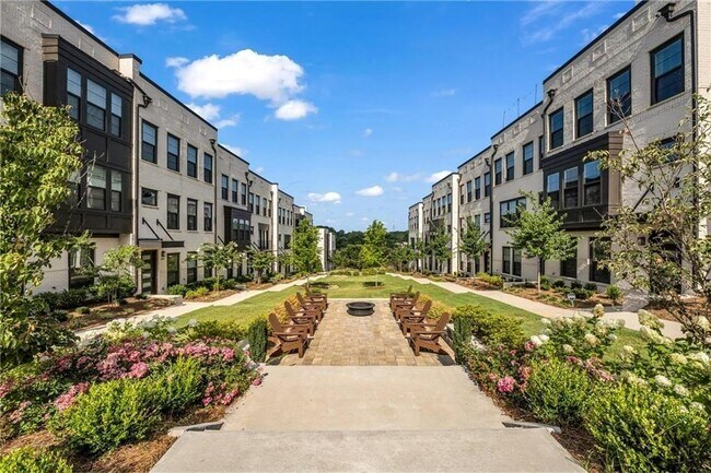 Foto del edificio - 552 Ember Ln NW