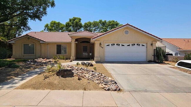 Building Photo - Updated and Pet Friendly Three Bedroom Home