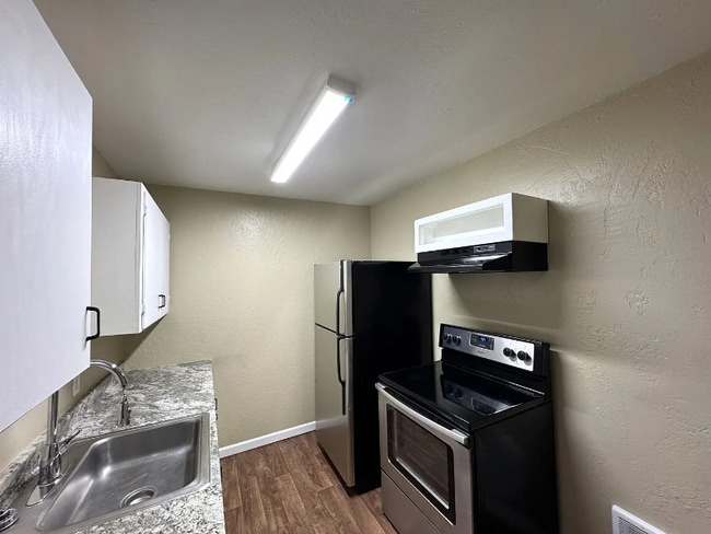 Building Photo - 1223 S J St