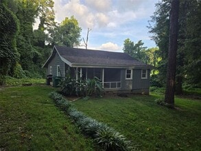 Building Photo - 1105 N Valley Brook Rd