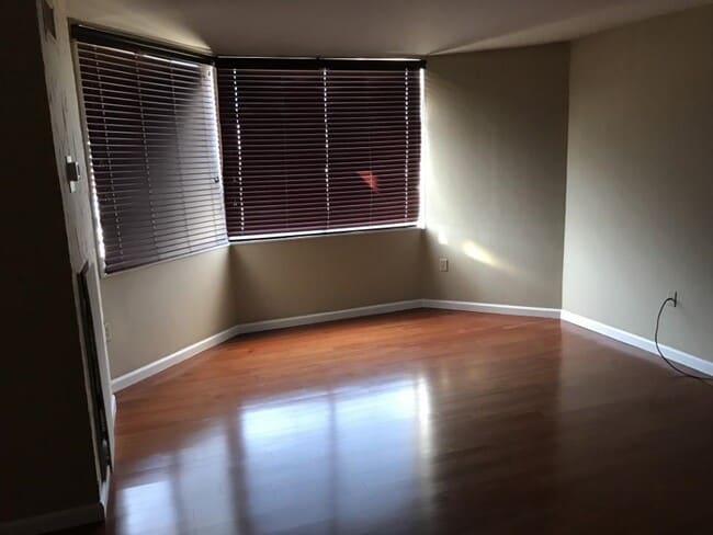 Building Photo - 1040 HARMON Cove