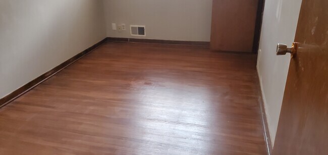 Bedroom - 7730 Mesa Rd