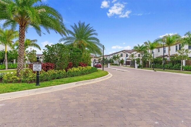 Foto del edificio - 15983 SW 2nd Dr