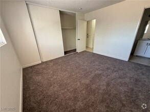 Building Photo - 5208 Greene Ln