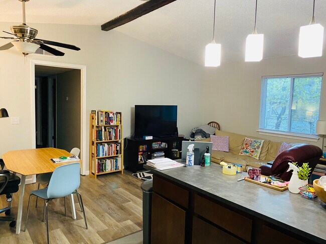 Building Photo - 4933 Curzon Ave