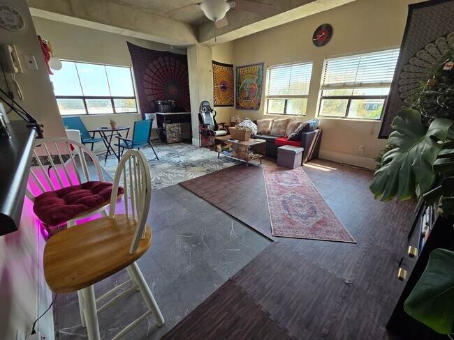 Foto del edificio - University Tower 2 BR