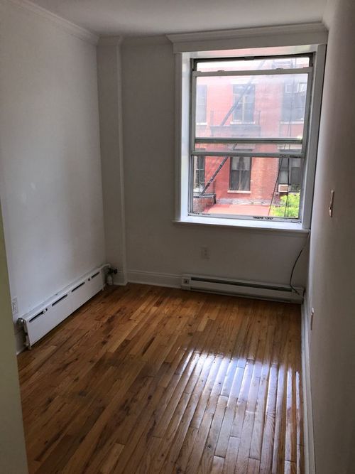 Building Photo - 144 Bleecker St