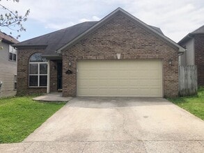 Building Photo - 728 Rambling Creek Dr