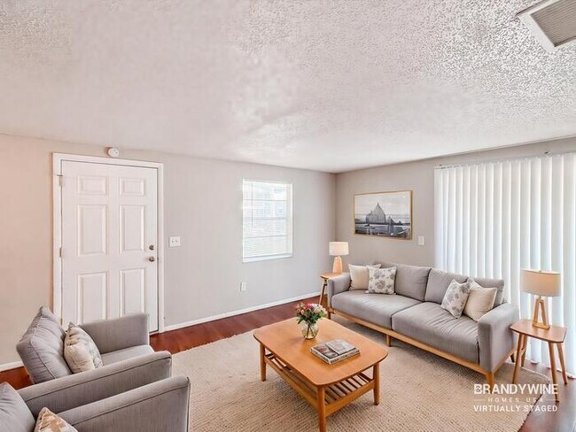 Foto del edificio - 7308 S Kissimmee St