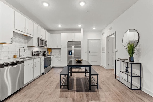 Foto del edificio - 14533 Star Water Rd