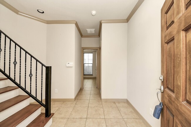 Building Photo - 5711 Kiam St