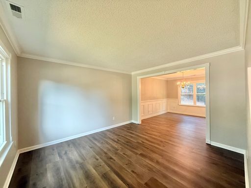 Foto del edificio - **OFFERING REFUNDABLE APPLICATION FEES** Spacious 4BD, 2.5BA Wake Forest Home with a Fenced Yard ...