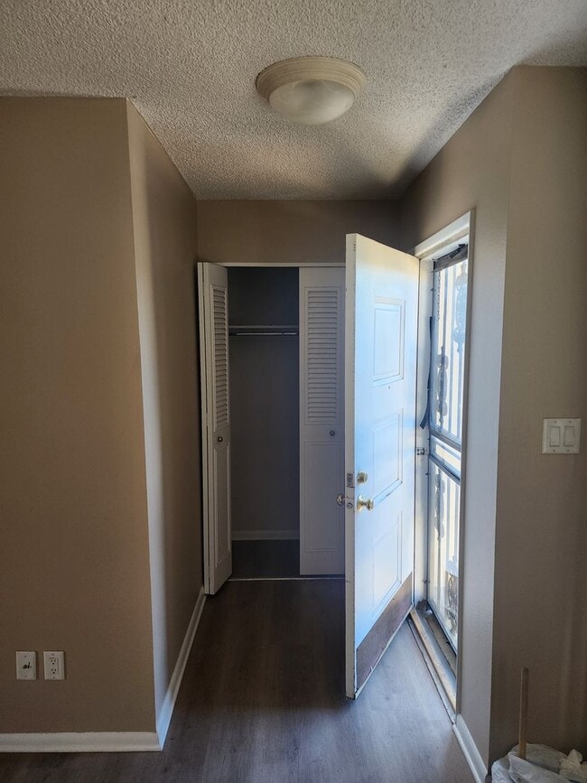 Photo - 8712 Mariposa St House