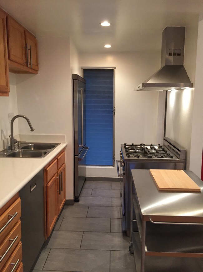 Foto del edificio - 8109 Willow Glen Rd