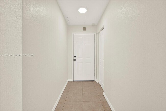Building Photo - 14500 SW 88th Ave