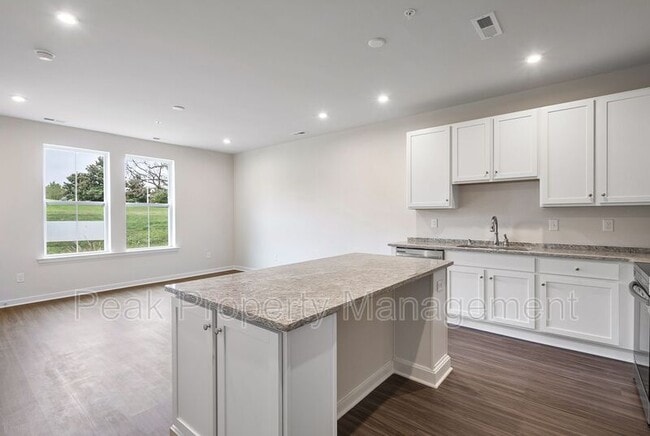 Building Photo - 14445 Hancock Towns Dr