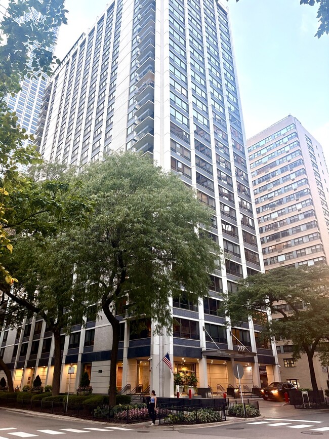 Building Photo - 222 E Pearson St