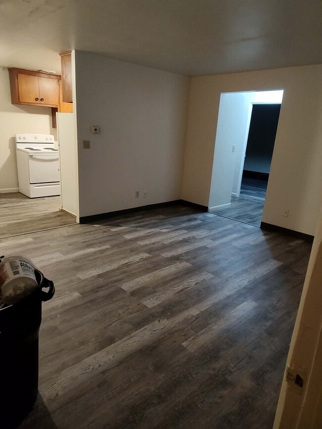 Building Photo - 1114 Western Ave