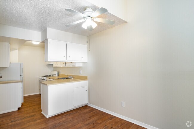 1 habitación, 1 baño, 750 pies cuadrados, comedor - Cliff Dwellers