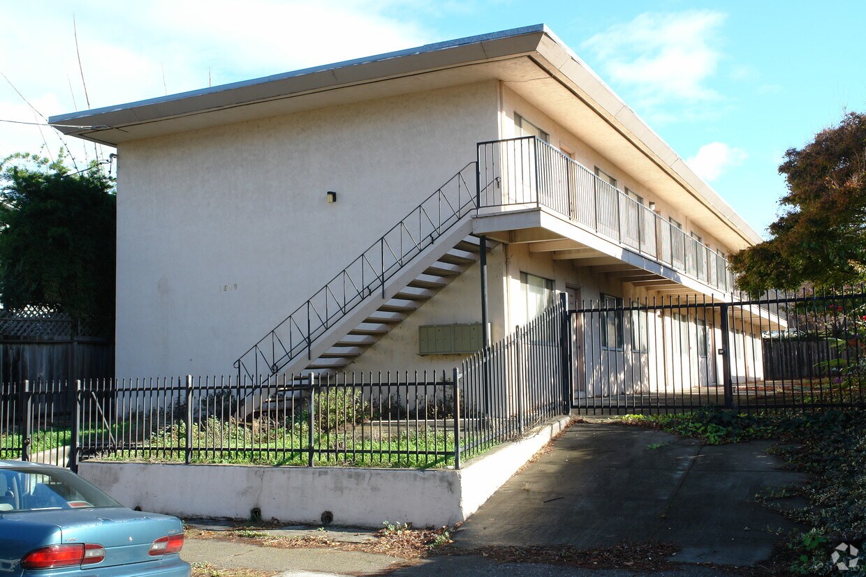 Primary Photo - 1809 10th St