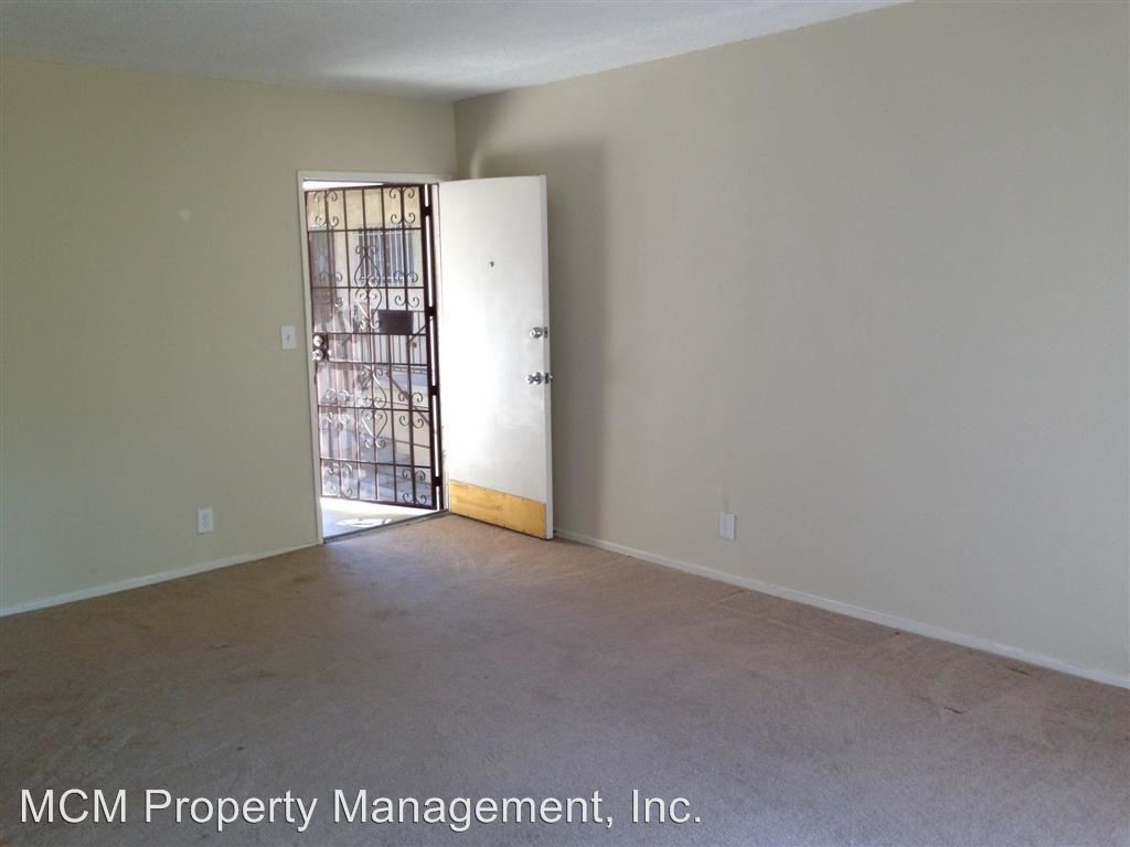 Building Photo - 1315 N Fuller Ave