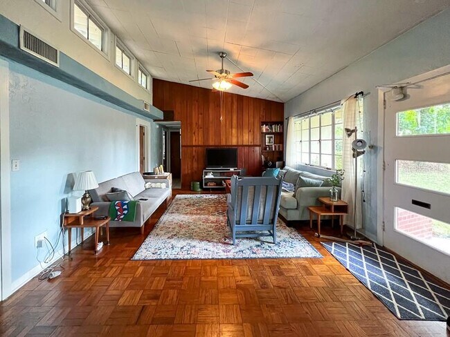 Foto del edificio - 929 NW 22nd St