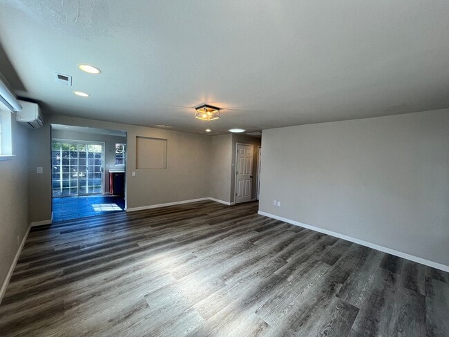 Building Photo - 2 Bed 2 Bath | Welcome to a Tranquil Cottage Nestled in the Redwood Estates