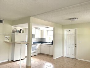 Building Photo - 1209 N 17th Ave