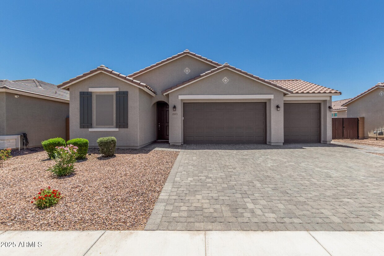 Primary Photo - 17973 W Ashley Dr