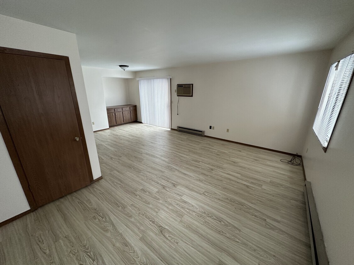 2208 S 93rd St Unit 2, West Allis, WI 53227 Apartments in West Allis