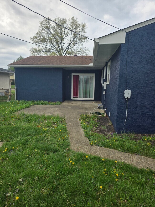 Building Photo - 5817 Satinwood Dr
