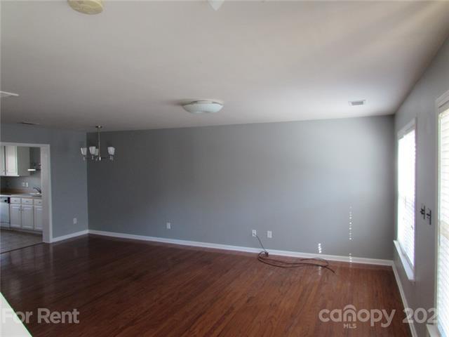 Foto del edificio - 17323 Villanova Rd