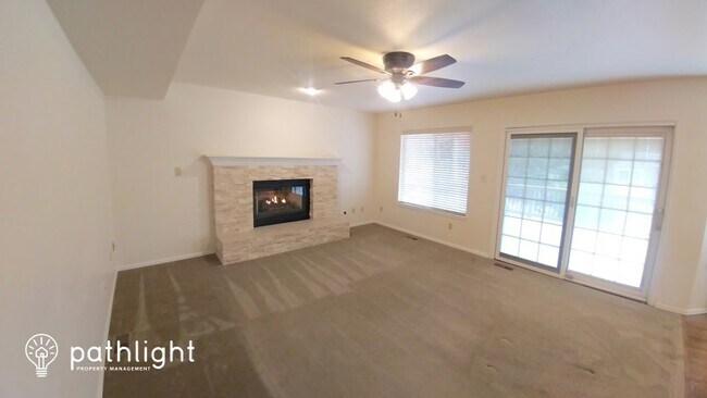 Building Photo - 2433 Craycroft Dr