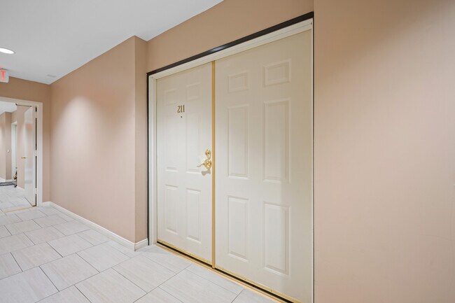 Foto del edificio - 14141 Dickens St