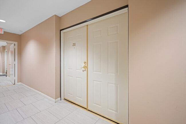 Building Photo - 14141 Dickens St