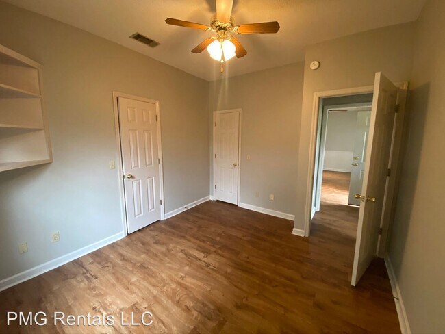 Foto del edificio - 3 br, 2 bath House - 504 Granade St