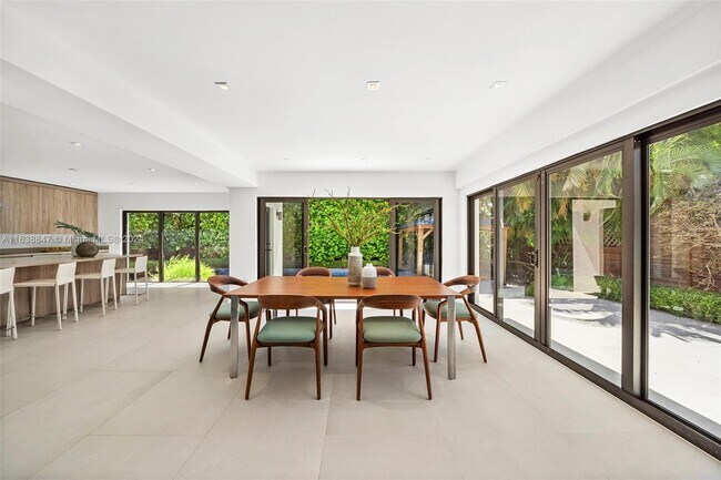 Building Photo - 4235 Prairie Ave