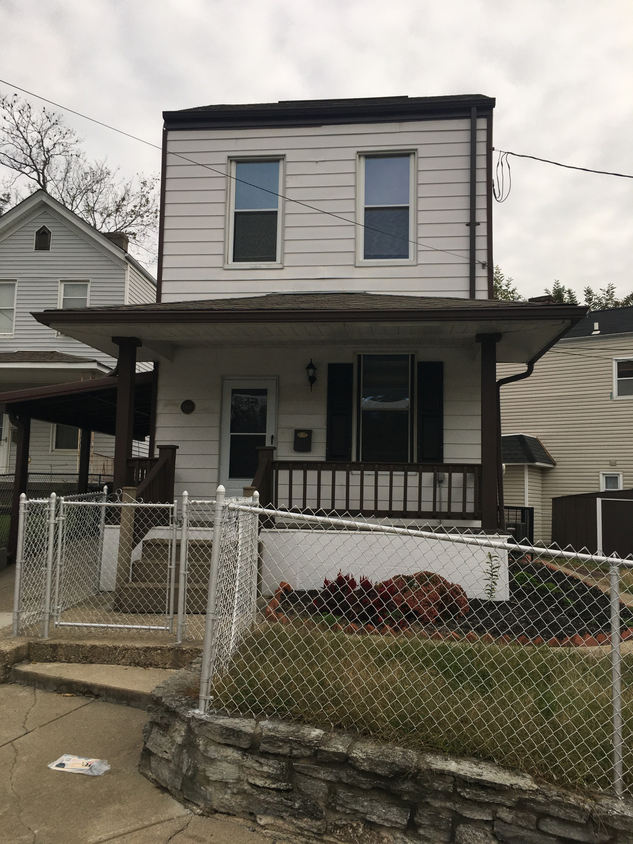 Primary Photo - 1306 Parkway Ave